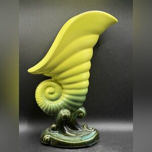 1950s Hull 102 USA Ombre Green Pottery Shell Cornucopia Horn Spiral Vase Vessel